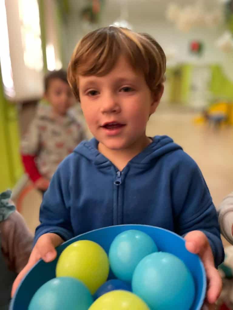 Descubre cómo la psicomotricidad vivenciada potencia el desarrollo integral de los niños a través del juego y la exploración corporal.