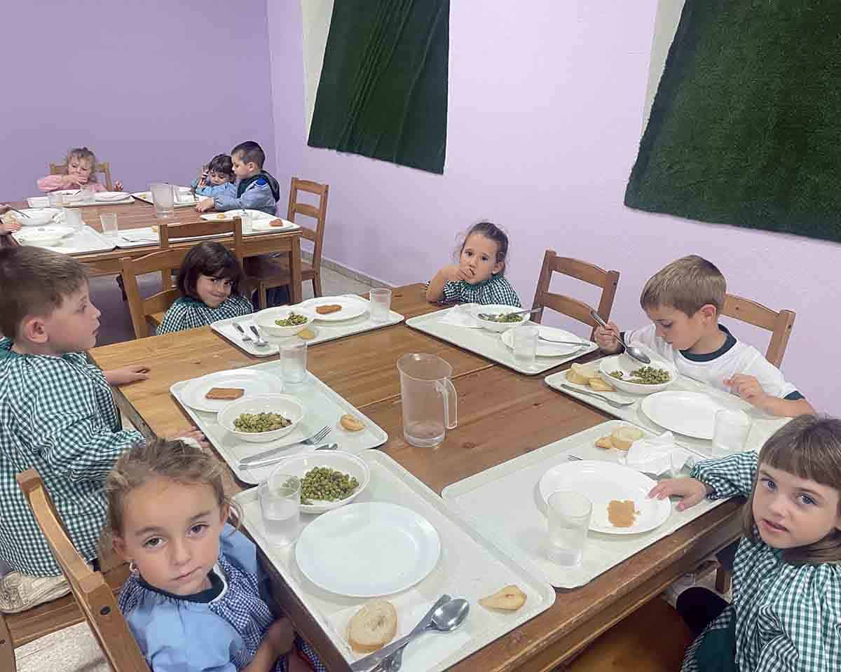 Comedor con Menú saludable para niños