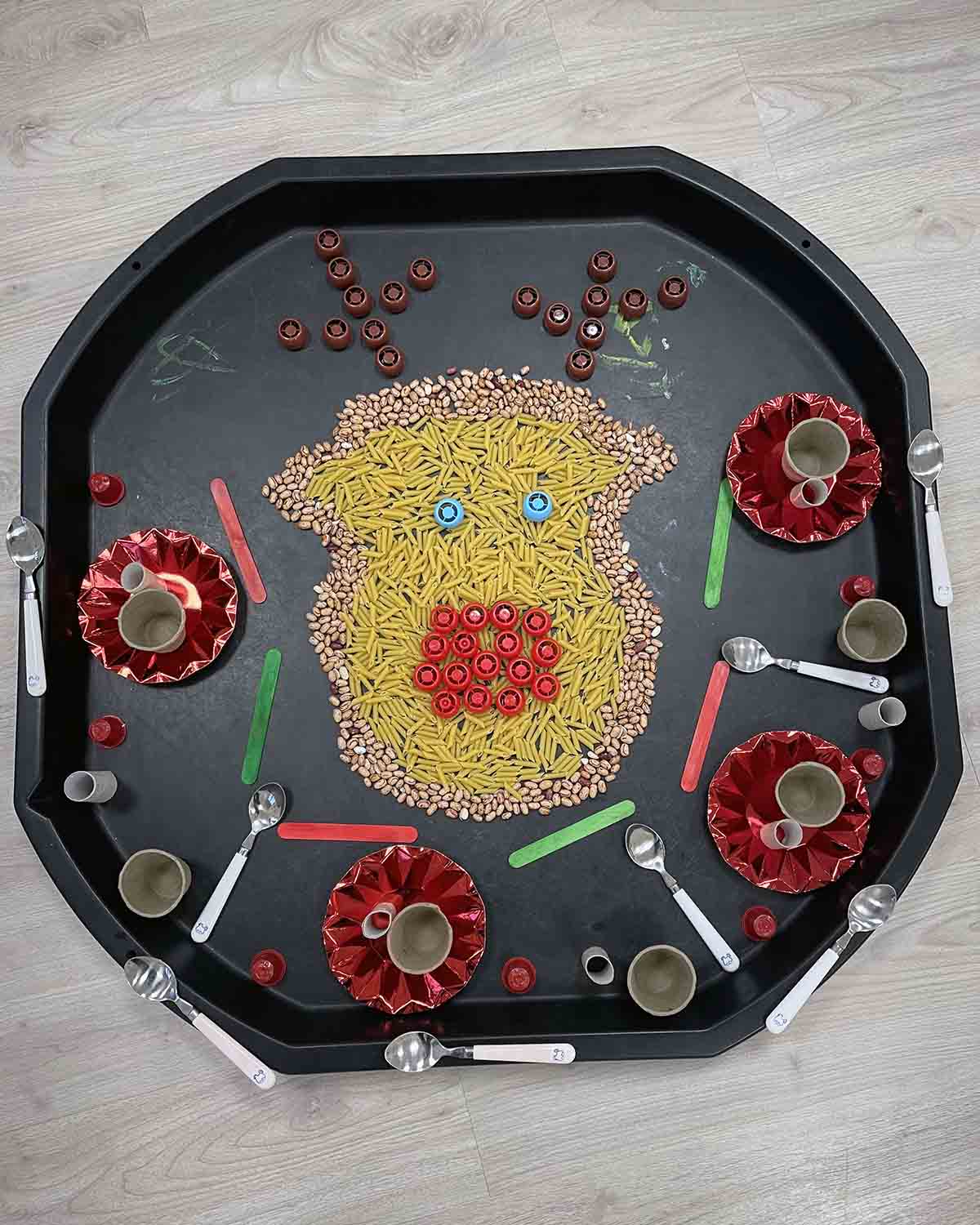Bandeja Tuff Tray en Educación Infantil Colegio San Gabriel Zuera