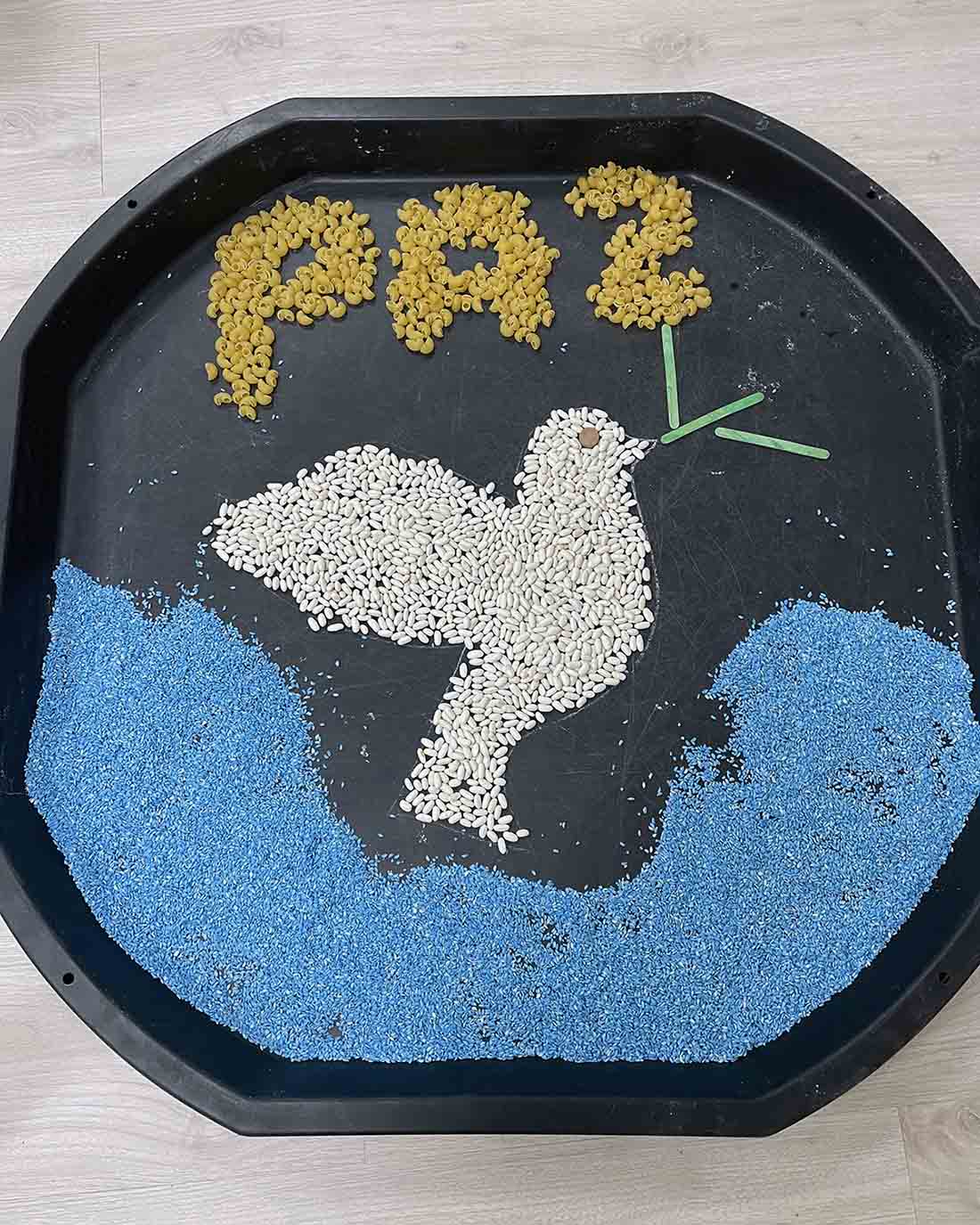 Bandeja Tuff Tray en Educación Infantil Colegio San Gabriel Zuera