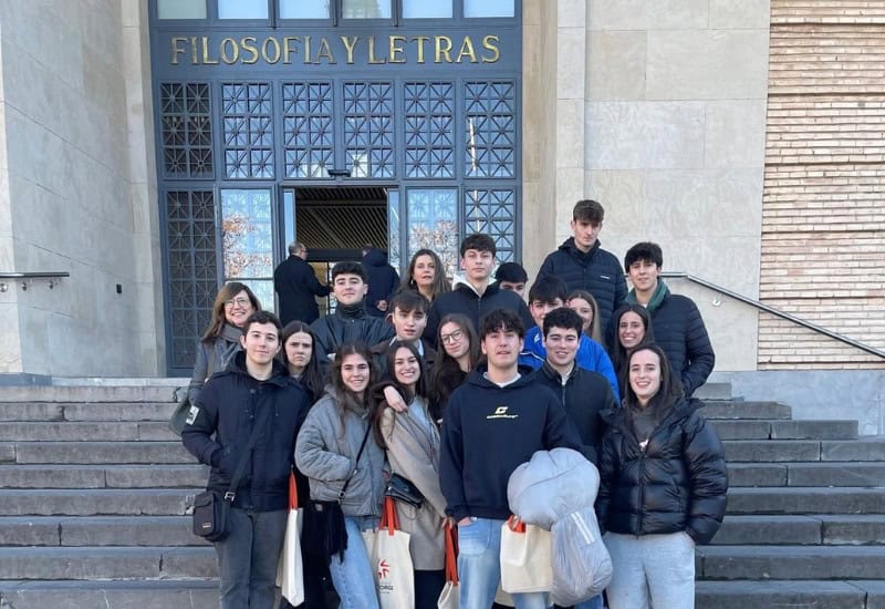 Alumnos de Bachillerato del Colegio San Gabriel en una jornada de orientación en la Universidad de Zaragoza.